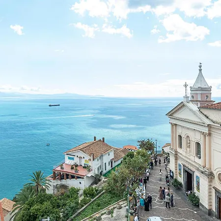 Apartment Beautiful In Raito With Wifi Albori