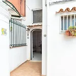 Apartamento Amazing Apartment In Raito With Wifi *