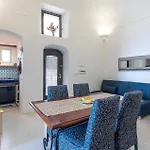 Apartamento Amazing Apartment In Raito With Wifi Albori
