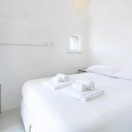 Apartment Beautiful In Raito With Wifi Albori